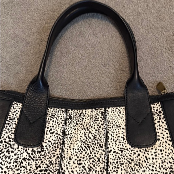 Fossil Black and White Calve Hair Shoulder Bag with Two-Tone Elegance - Picture 10 of 14